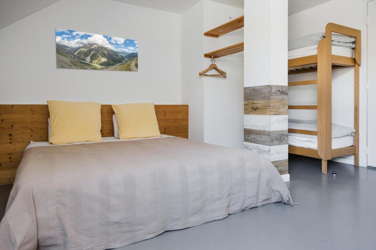 Auberge Des Ecrins Champoleon Room photo